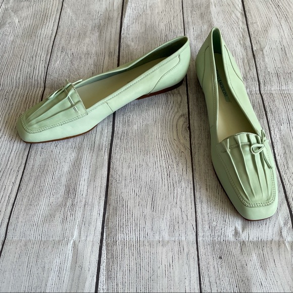 Enzo Angiolini pastel green bow tie mules - Picture 2 of 10